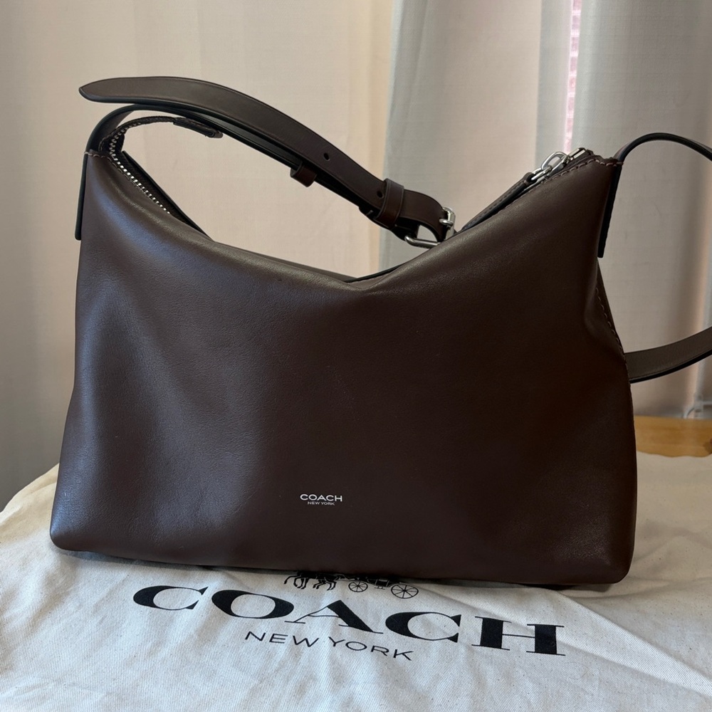 Coach Mott Messenger 33 Maple Brown Leather EUC